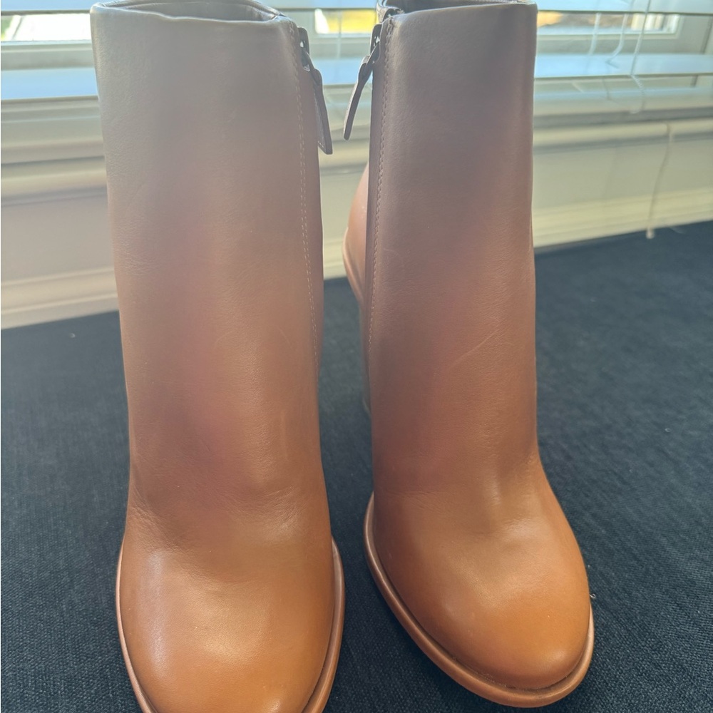 Authentic Tory Burch Brown Ankle Booties